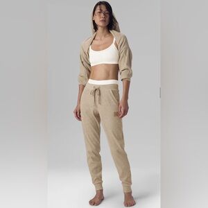 ALO Yoga Beige Ribbed Jogger Sweatshirt and SweatPants small in Grave Heather
